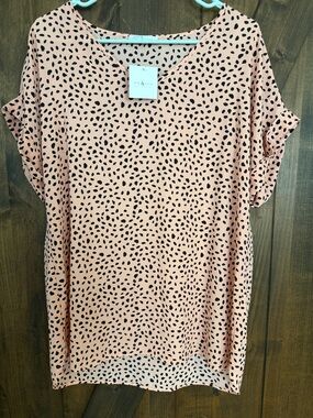 NIC+ZOE Peachy Pink Dot V-Neck Tunic Top